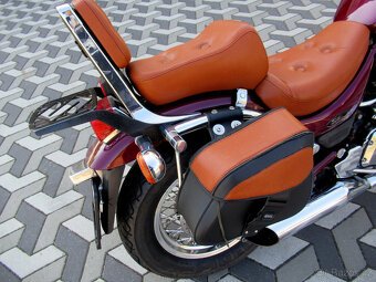 Suzuki VS 800 Intruder - 11