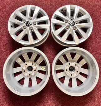 5x120 R16 Alu originál T6 najeto 11.500KM - TOP STAV - 11