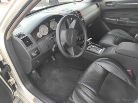 Chrysler 300C 5,7 Hemi - 11