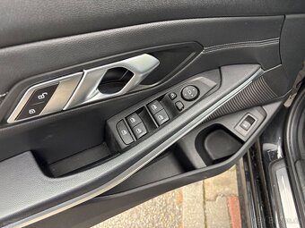 BMW 320d xDrive, Luxury, ČR - 11