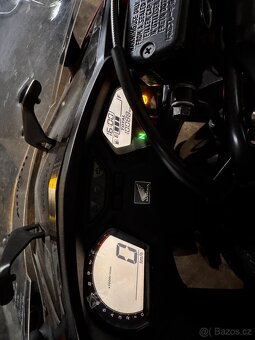 Honda CBR 650F - 11