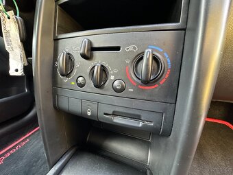 Peugeot 207 1.4/70kW 1.Maj.  KLIMATIZACE  r.v.2009 - 11