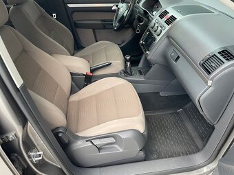 Volkswagen Touran 2.0 TDI 5MÍST DVĚ SADY KOL TAŽNÉ - 11