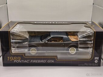Pontiac Firebird TransAm 1:18 Greenlight - 11