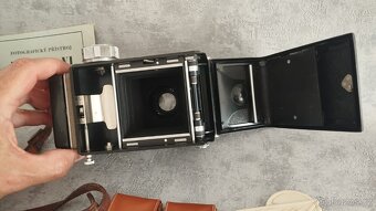 Starý fotoaparat Flexaret s příslušenstvím - 11