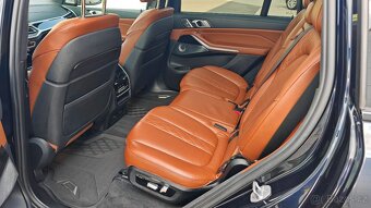 BMW X7 40iX - M - 7míst - DO 15.6.2025 - 11