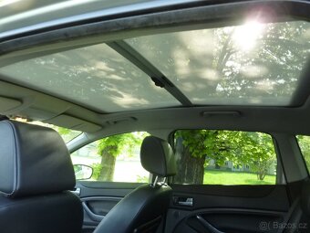 Ford Kuga 2.0 TDCi 4x4 TITANIUM-Xenony-Panorama - 11