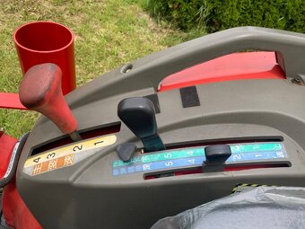 Malotraktor s čelním nakladačem YANMAR EF 224d  REZERVACE - 11