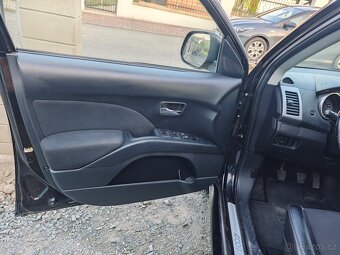 Peugeot 4007 4x4 2,2 HDI 115kw rok 2008 - 11