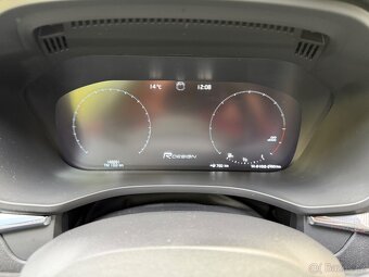 Volvo XC60 B4 R-Design, 140 kW, nez. topení, tažné zar - 11