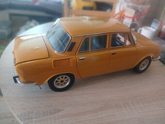 Skoda 100L 1:8 deagostini - 11