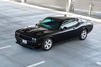 Prodám Dodge Challenger 5.7 HEMI 2013 Manuál - 11