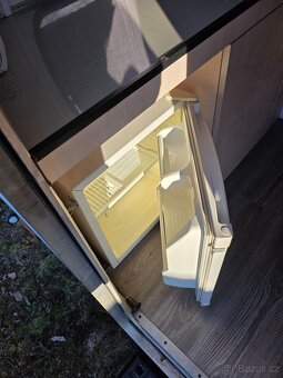 Prodám Polský karavan N126N - 11