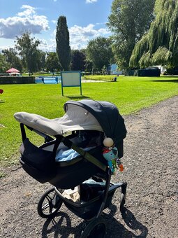 Prodám Joolz Day 5 v barvě Navy blue - 11