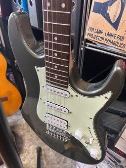 Hagstrom Super Viking a Epiphone Casino - 11