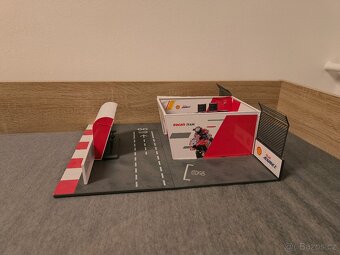 Motorky s garáží - 11