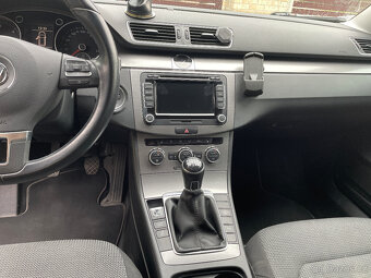 VW Passat Variant B7 2.0 TDi 103 kW Manual, RV 11/2013 - 11