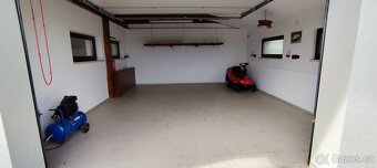 Prodej domu 237 m² s pozemkem 1 059 m² - 11
