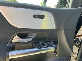 MERCEDES BENZ B250e AMG - 11