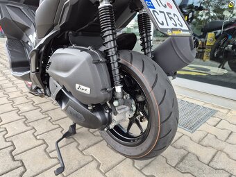 Aprilia SR GT 200 REPLICA - 11