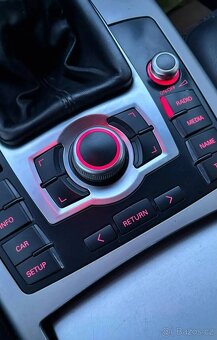 RAMIK NA STREDOVY PANEL AUDI Q7 A6 C6 - 11