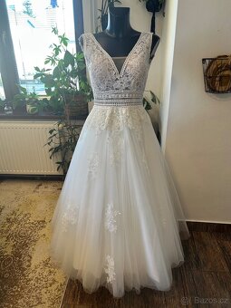 Svatební šaty, víc druhů - 11