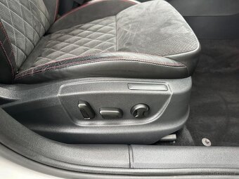 Octavia 3 RS 2.0 TSI 180kw DSG Pano,tažné atd.. - 11