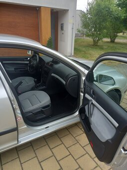 Škoda Octavia  II  2.0TDI  Nová Stk  Klimatizace - 11