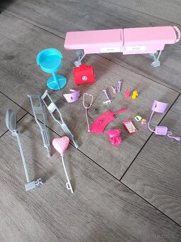 Barbie sanitka - 11