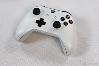 Microsoft Xbox One S 1TB - 11