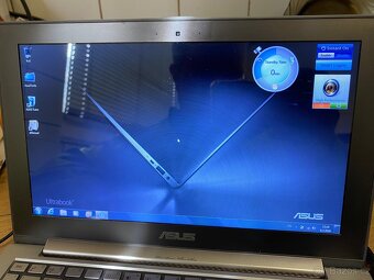 Asus ultrabook UX21E kovový - 11