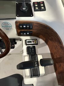 CRANCHI GIADA 29 2x VOLVO PENTA - 11
