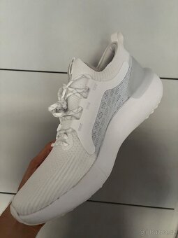 Under Armour Hovr Phantom 3 SE boty - 11