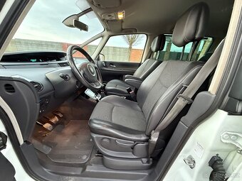 Renault Espace GRAND - face - 9/2012 - 2.0dci 110kW - 7míst - 11