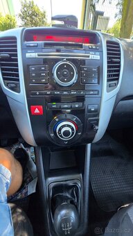KIA VENGA 1.4 COOL ECO 66KW - 11