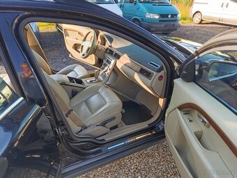 Volvo XC70 2.4 5D AWD - 11