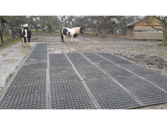 Podlahové desky Paddock zátěžové děrované z PVC 117x 84cm - - 11