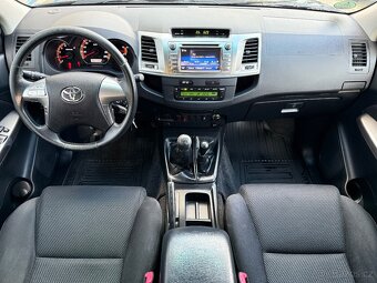 Toyota HILUX 3.0 4x4 MANUÁL UZÁVĚRKA NAVIJÁK - 11