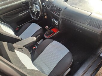Volkswagen Golf IV 1.6 - 11