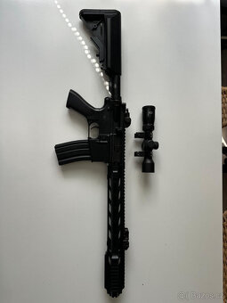 Airsoftová zbraň M4 SALIENT ARMS - ABS se zaměřovačem - 11