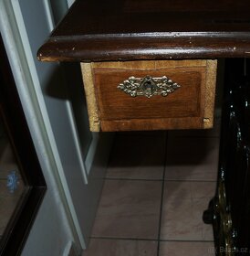 Šicí stroj historický SINGER v.č. 413990,  rok výroby: 1870 - 11