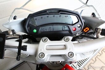 Ducati Monster 796 - 11