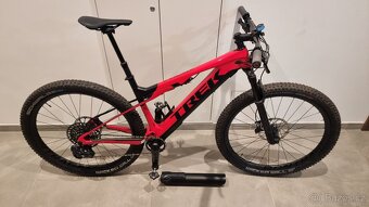 Prodám Trek E-Caliber 9.8 GX AXS v perfektním stavu - 11