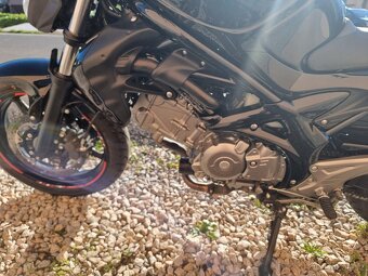 Suzuki SFV 650 Gladius - 11