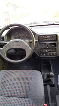 Peugeot 106. 1.0i  33kW - 11