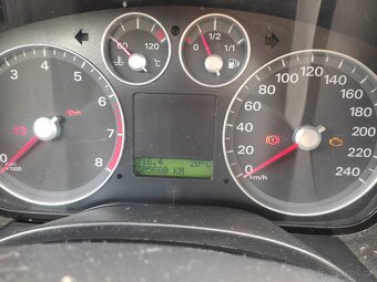 Ford Focus c-max 1,6 benzín 74 kW rok 2006 - 11