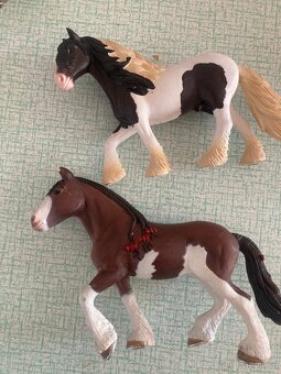 Schleich koně 70-80 Kč ,postavy 70 - 11