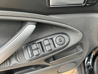 FORD KUGA 2,0TDCi 4x4 CHAMPIONS LEAGUE - 11