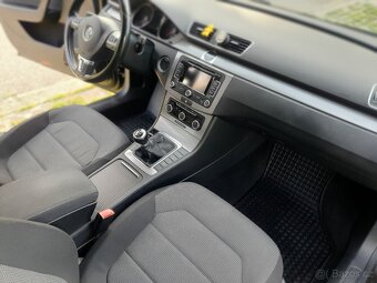 VW Passat B7 2.0 TDi, ORIG. TAŽNÉ, SENZORY, NAVI, SERVIS VW. - 11