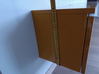 Obývací stěna IKEA Besta, žlutá, vysoký lesk, TOP stav - 11
